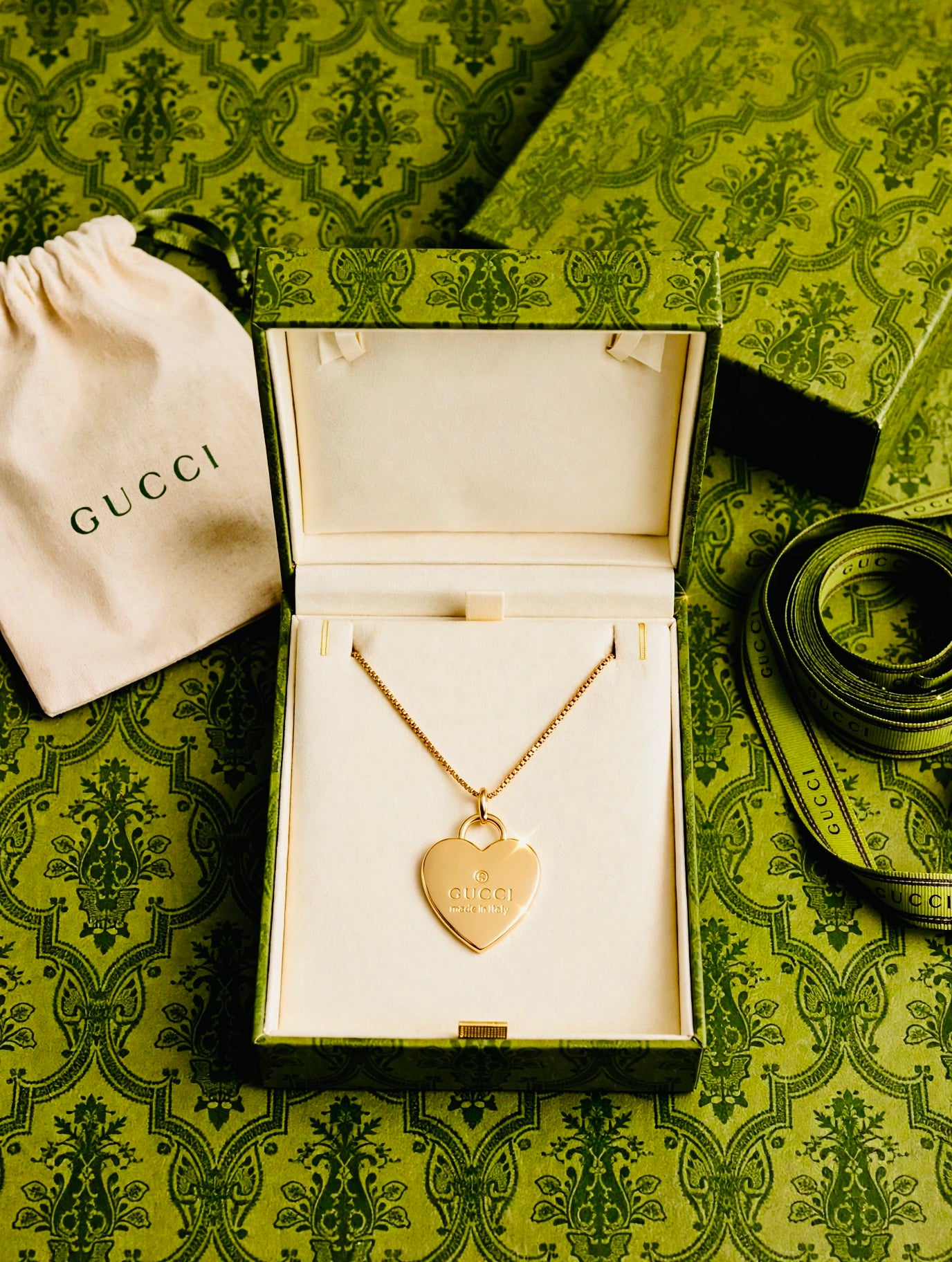 💛Gucci Gold Heart Pendant Necklace💛