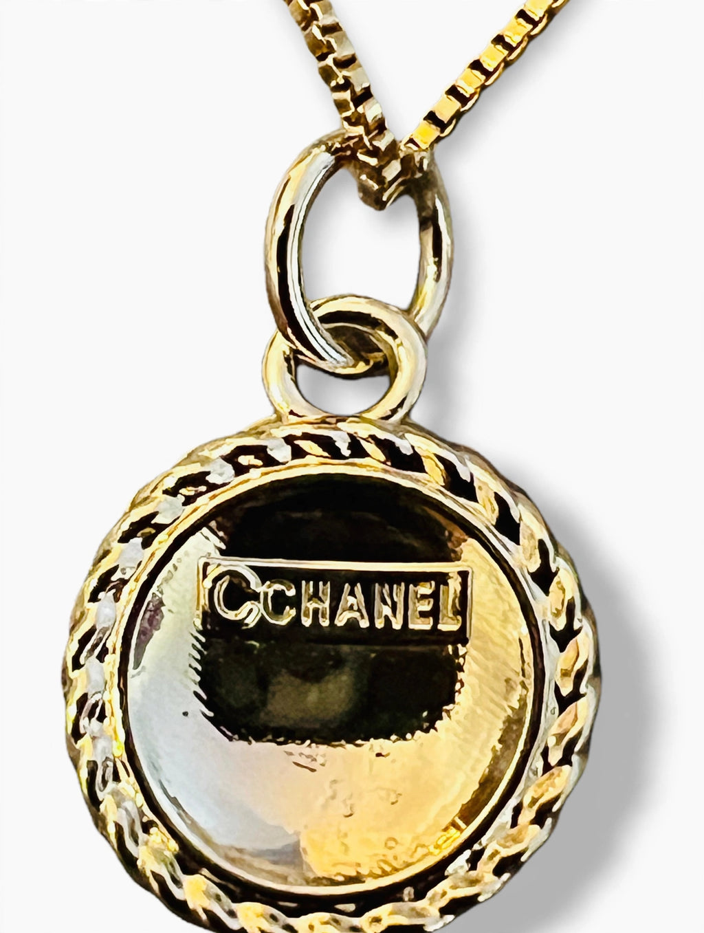 🤍Chanel White & Gold Quilted Pendant Necklace🤍