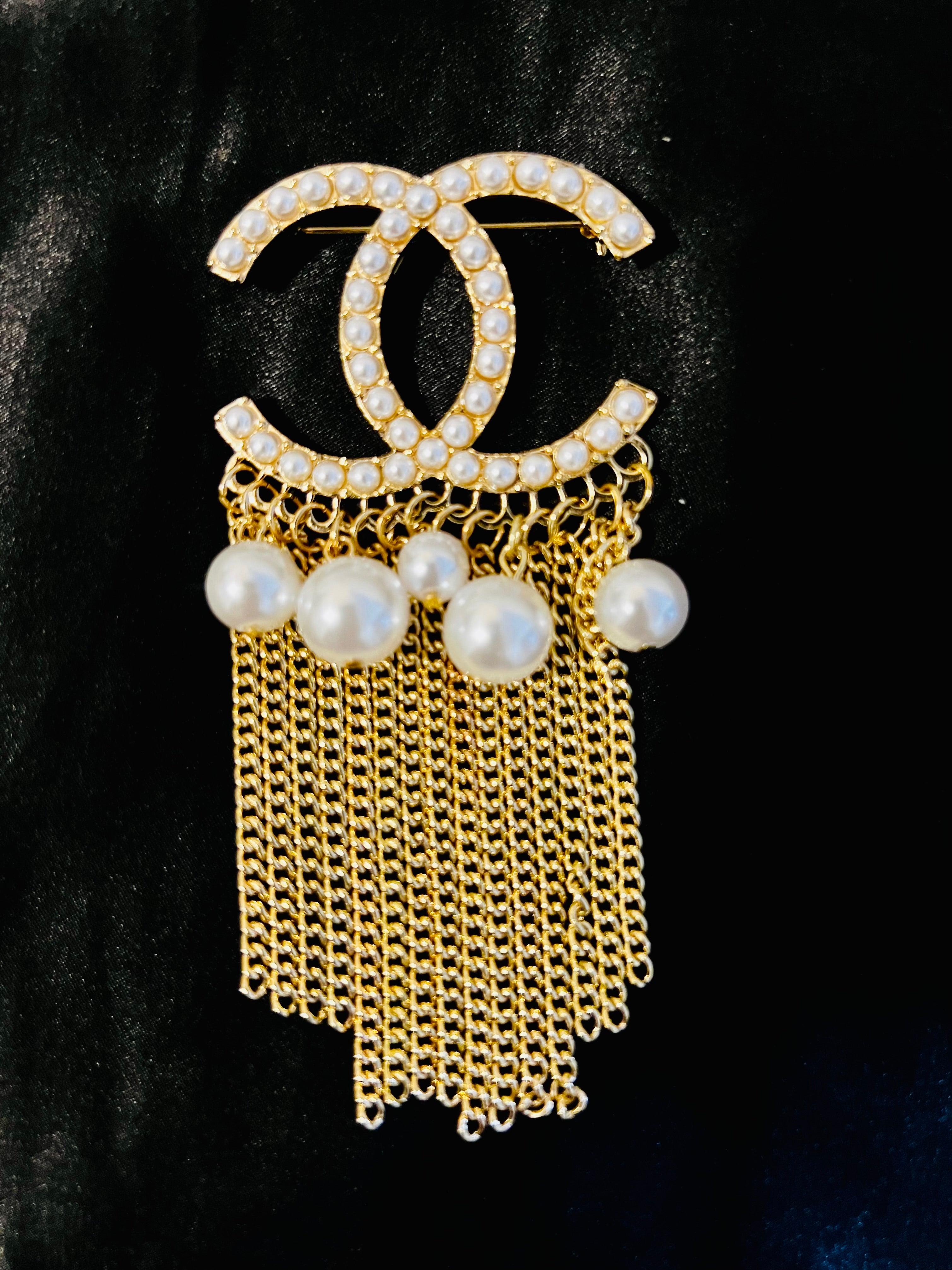 Chanel Pearl set in Gold Fringe Chain Brooch