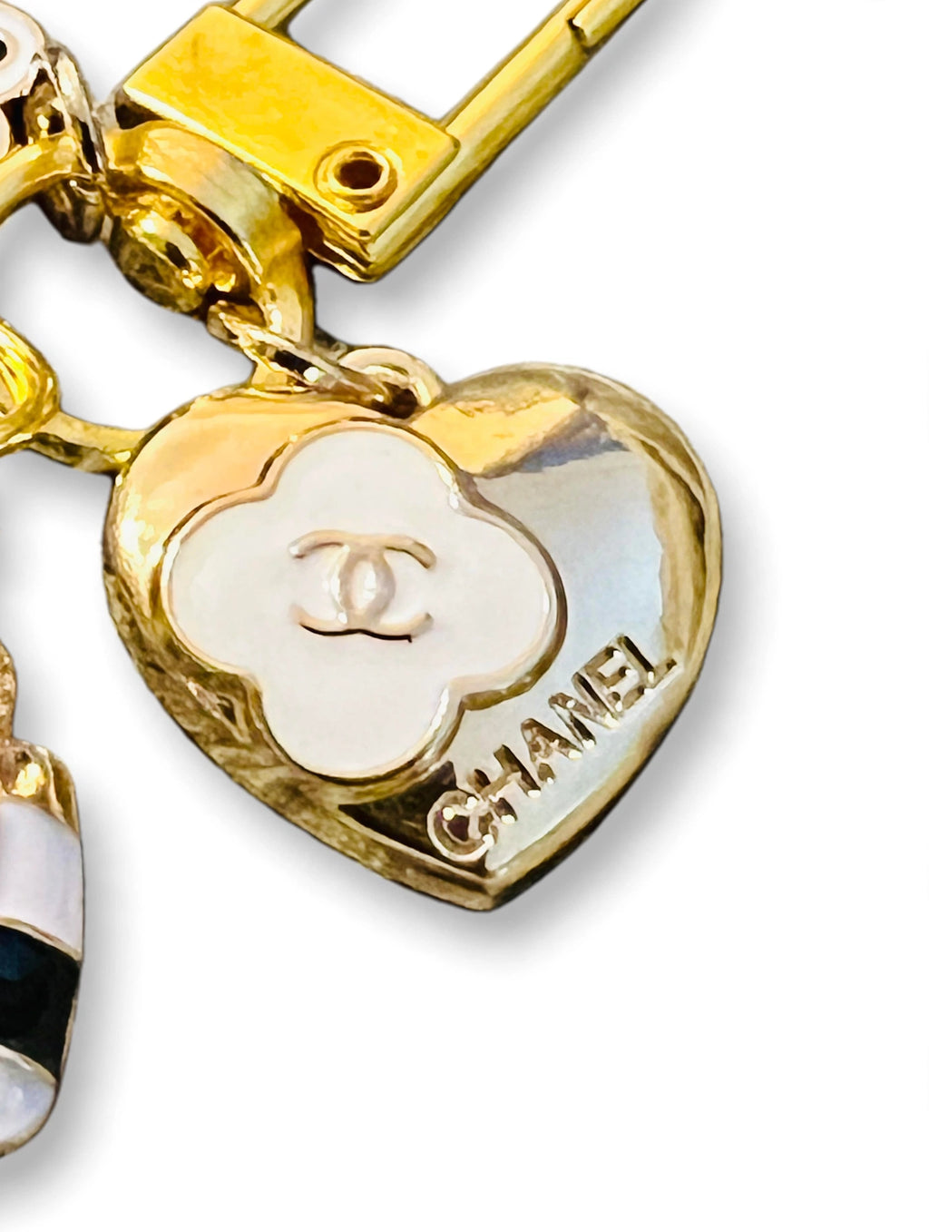 🤍Chanel No.5 Cascade Keychain🤍