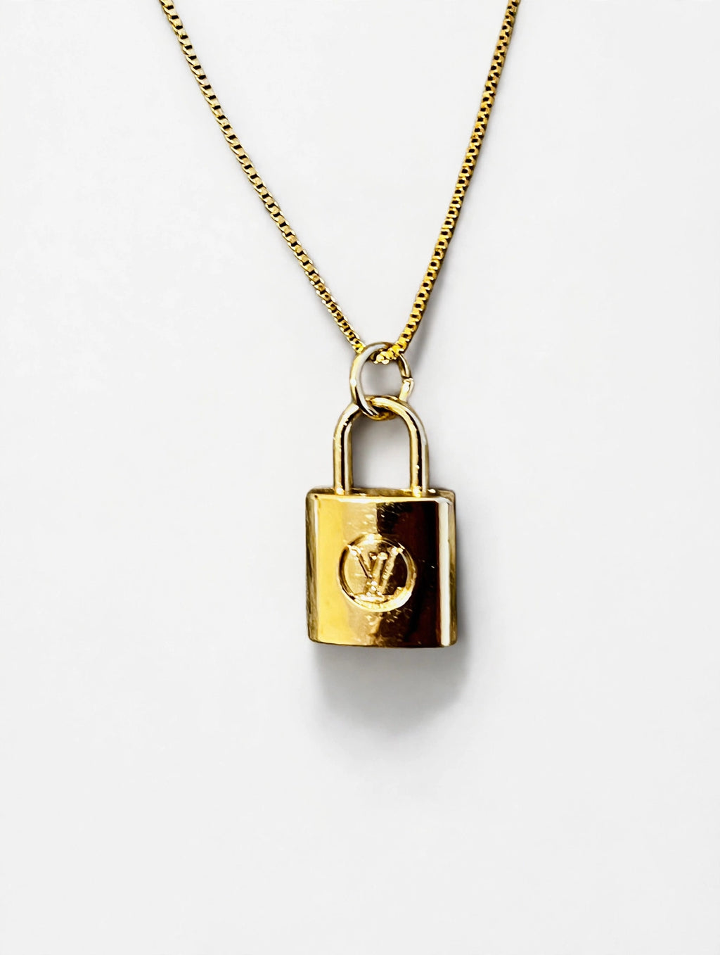 🔒🖤Louis Vuitton Lock Pendant Necklace🖤🔒