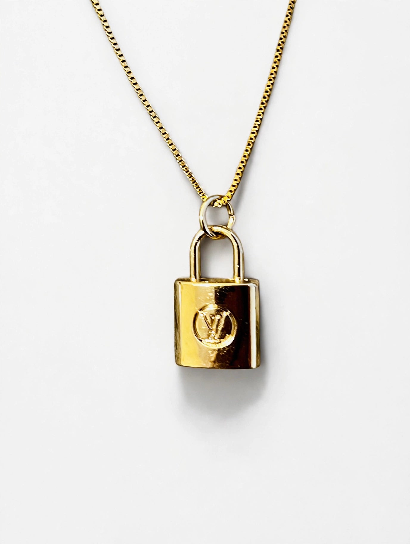 🔒🖤Louis Vuitton Lock Pendant Necklace🖤🔒