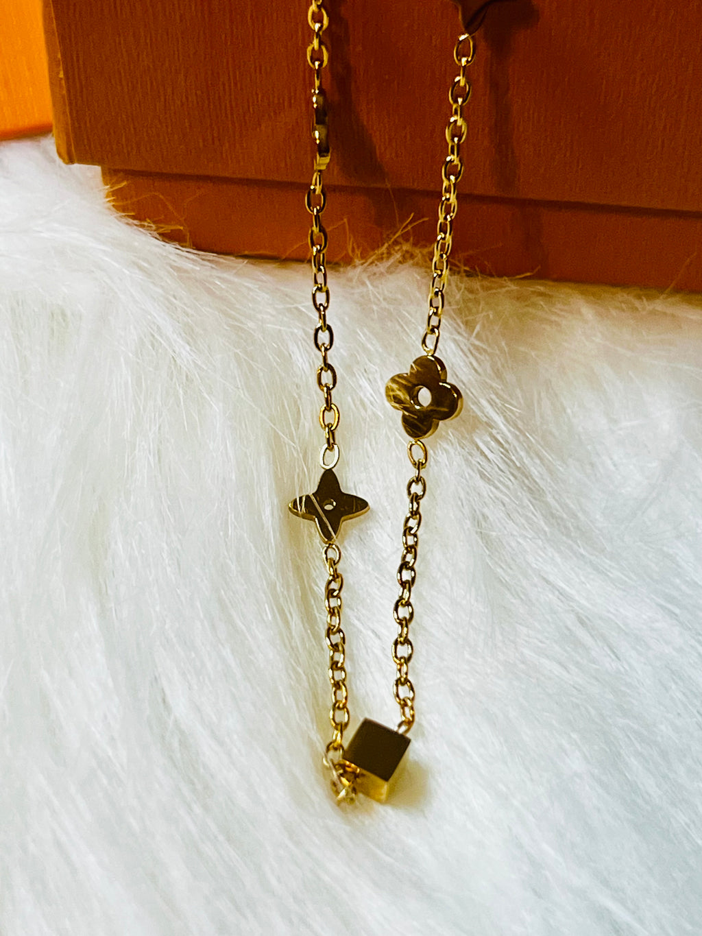 LV Gold Box Flower Star Gold Necklace