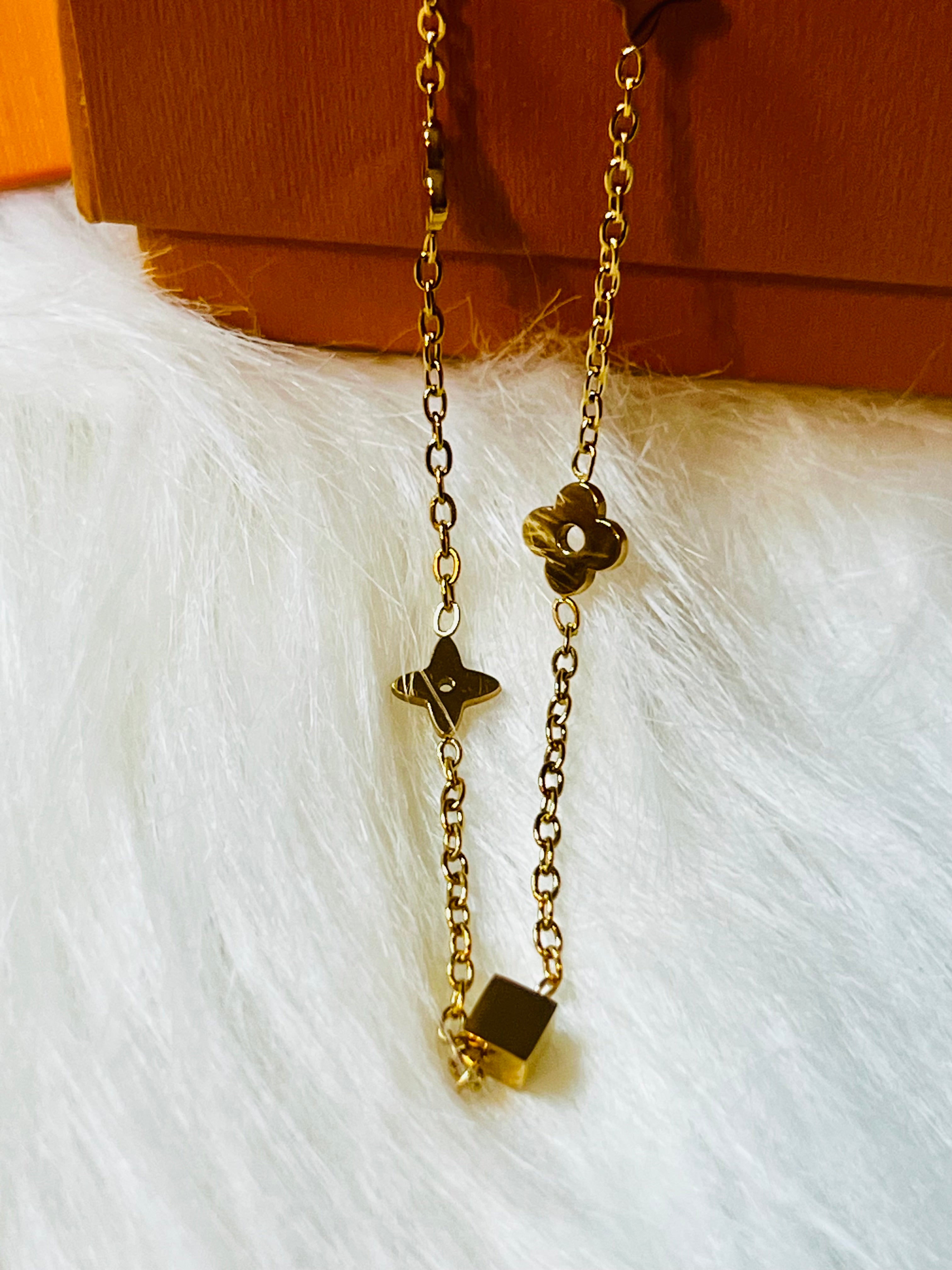 LV Gold Box Flower Star Gold Necklace