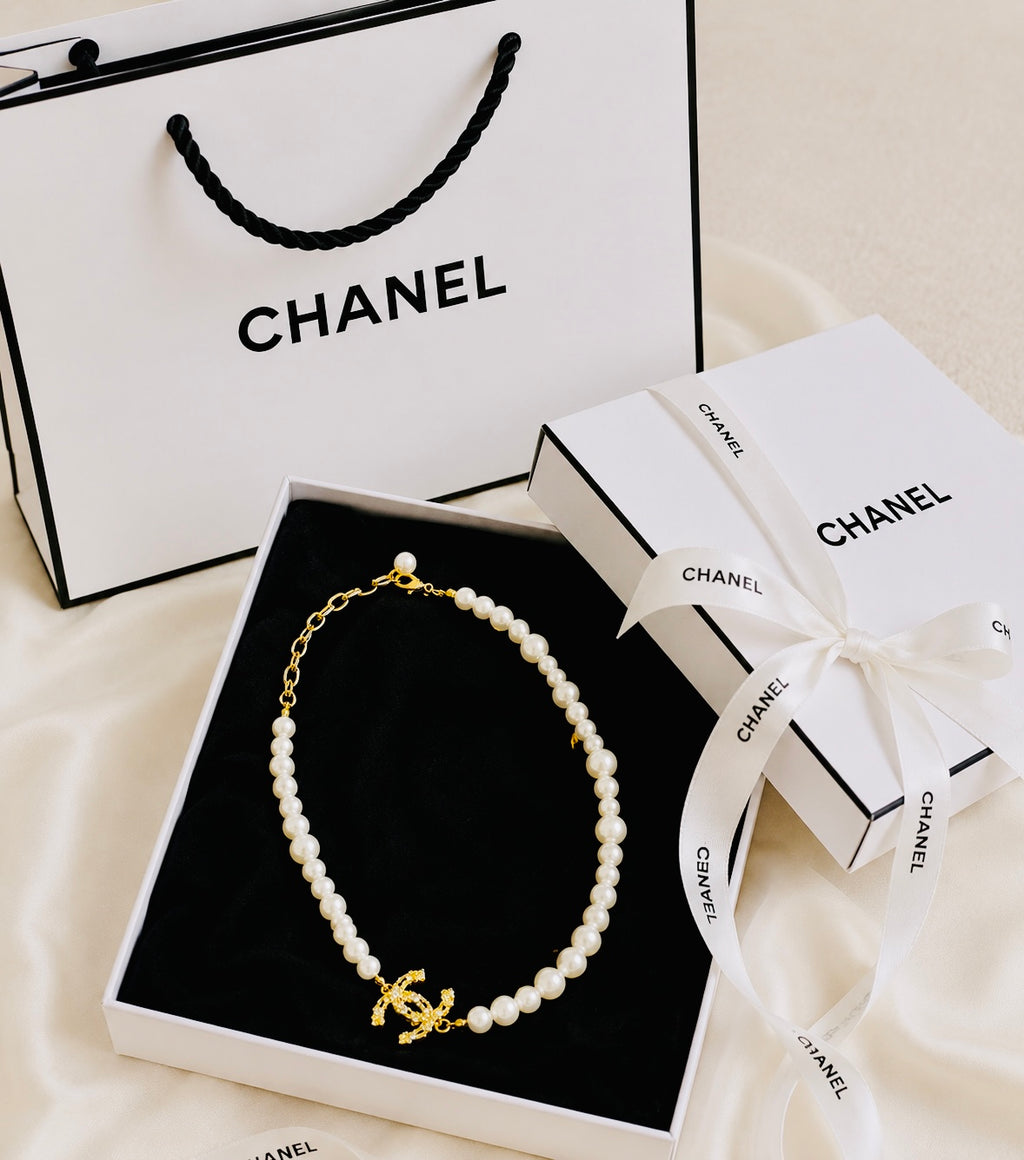 Elegant Pearl and Gold Chain CC Necklace