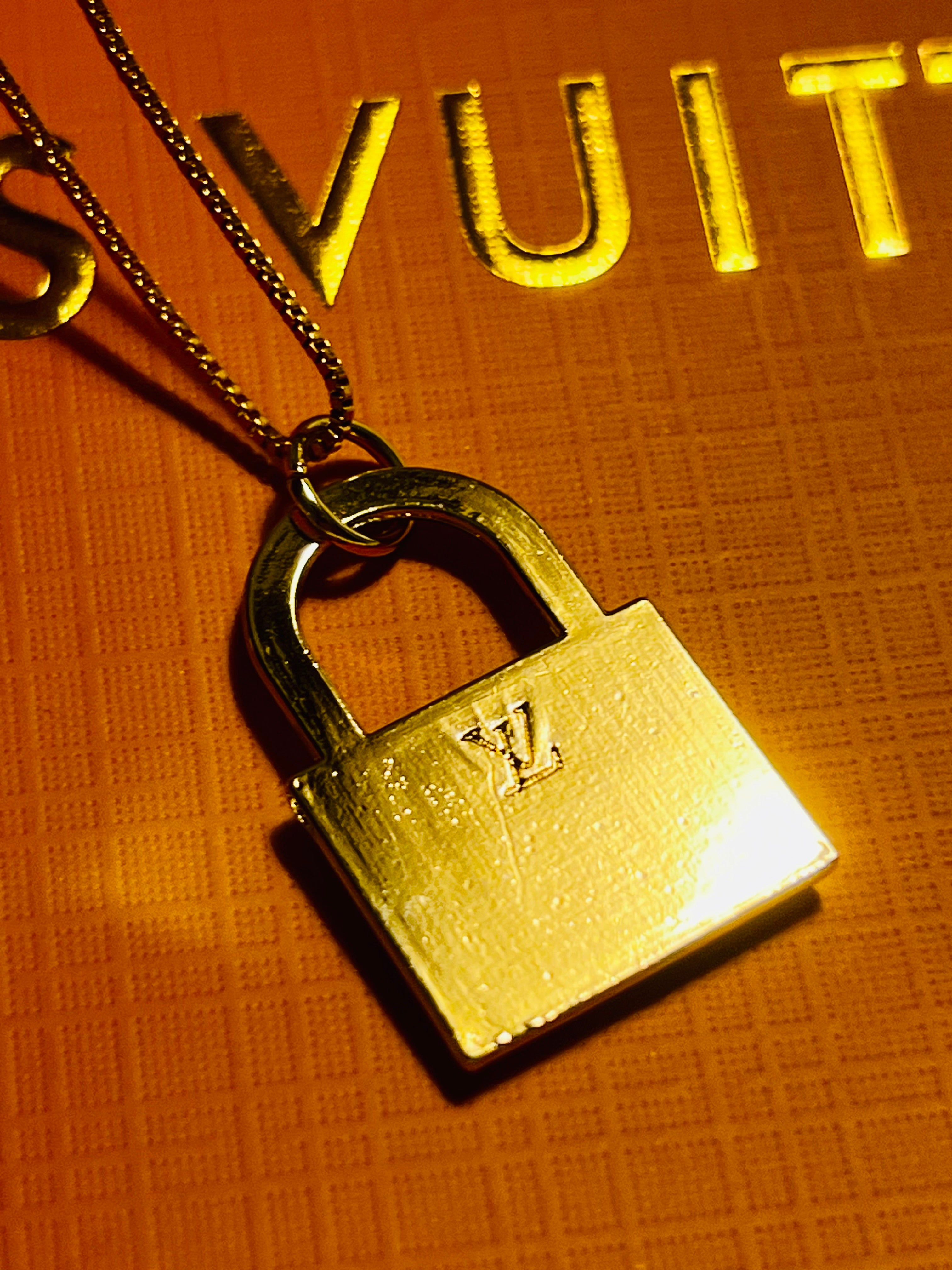 LV Luxury Designer Gold with Rhinestone Lock Pendant Necklace