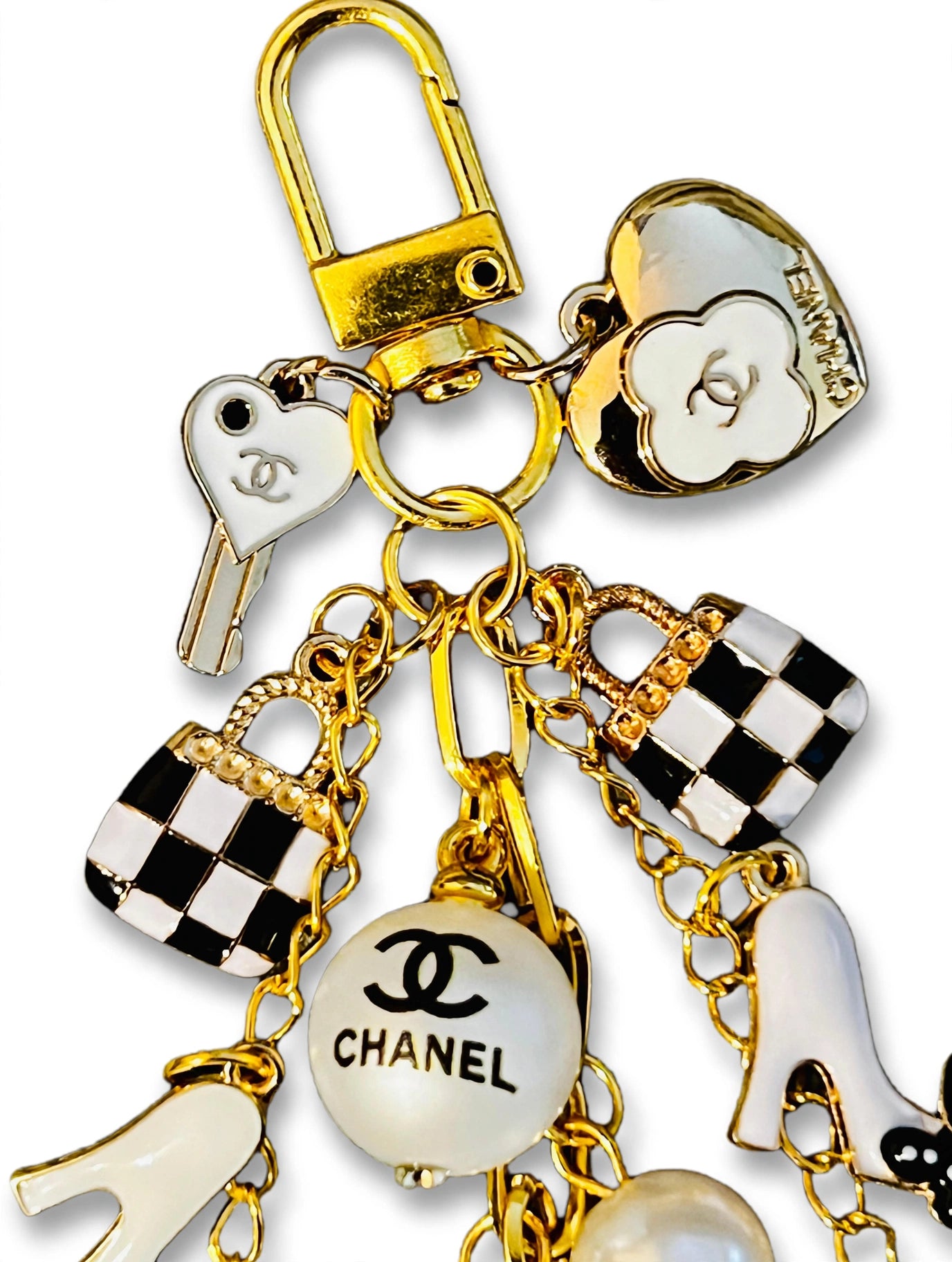 🤍Chanel No.5 Cascade Keychain🤍