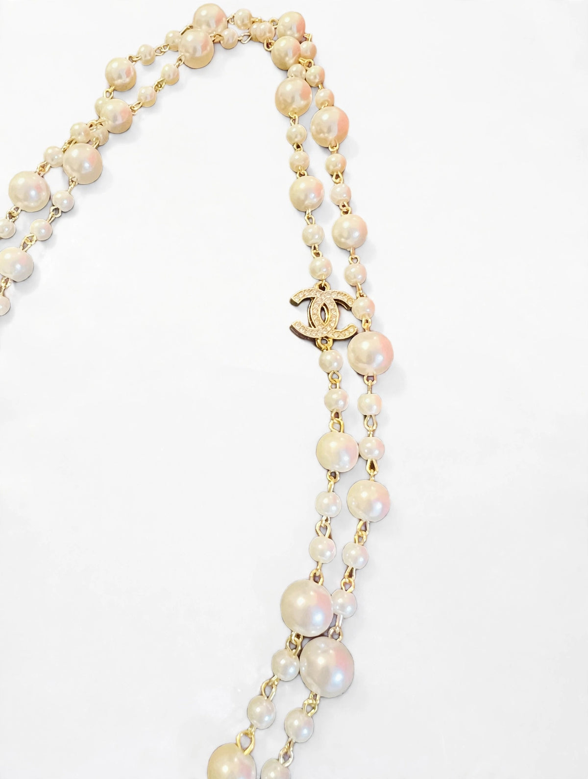 Vintage Chanel Long Pearl Sautoir Necklace - Gold Chain with Graduated Pearls & Crystal CC Charms - 36"
