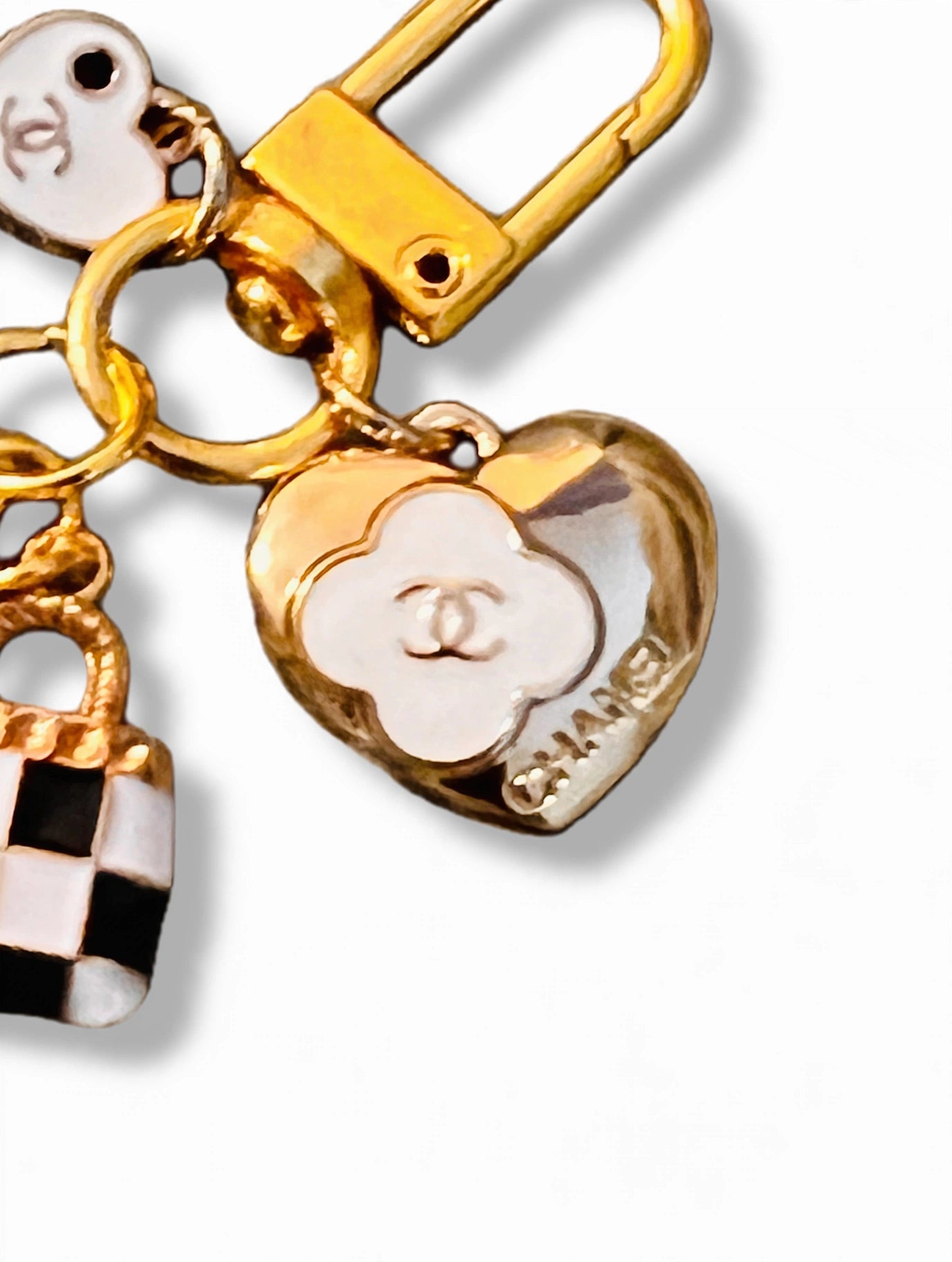 🤍Chanel No.5 Cascade Keychain🤍