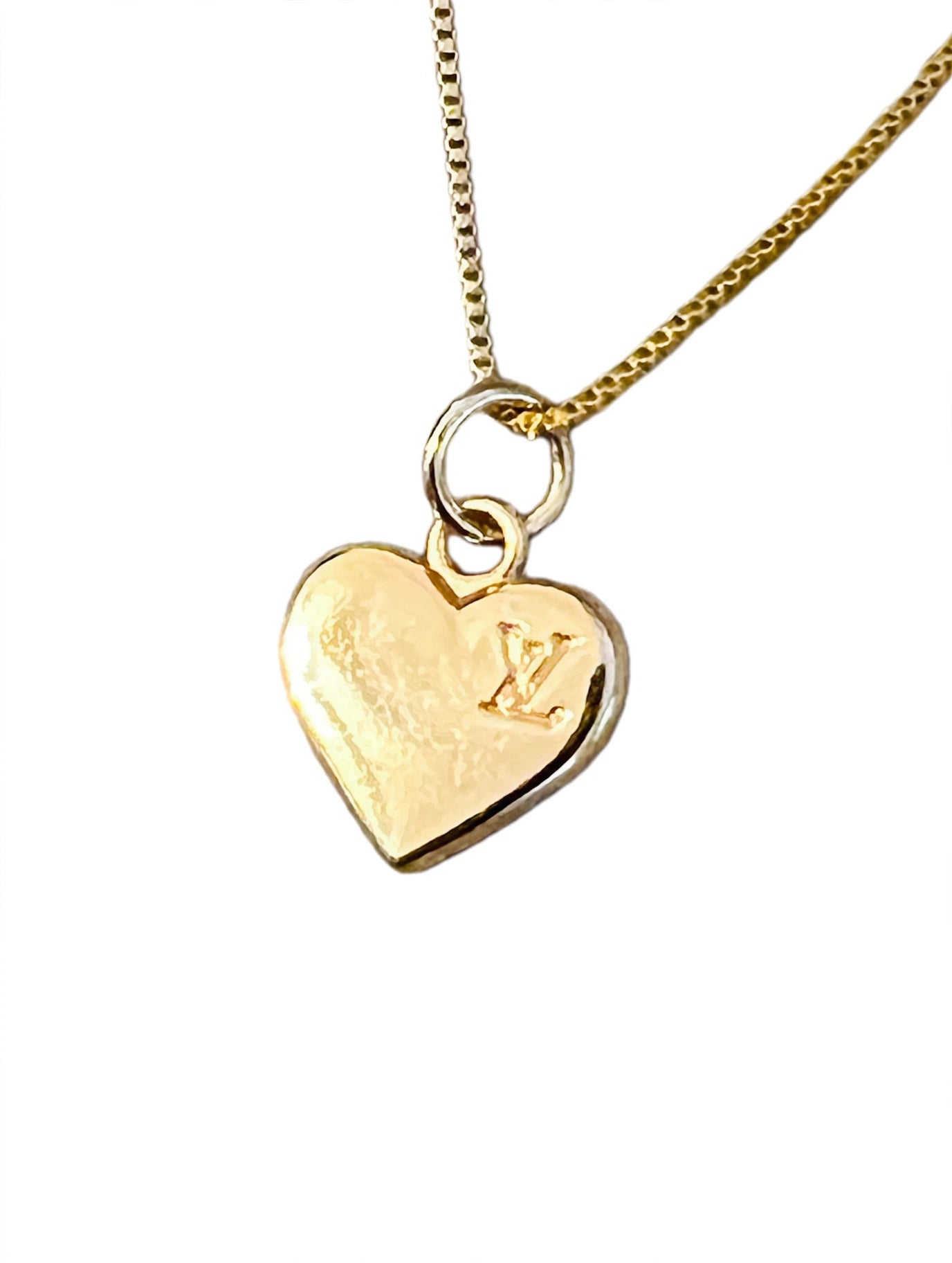 💛Louis Vuitton Gold Heart Pendant Necklace💛