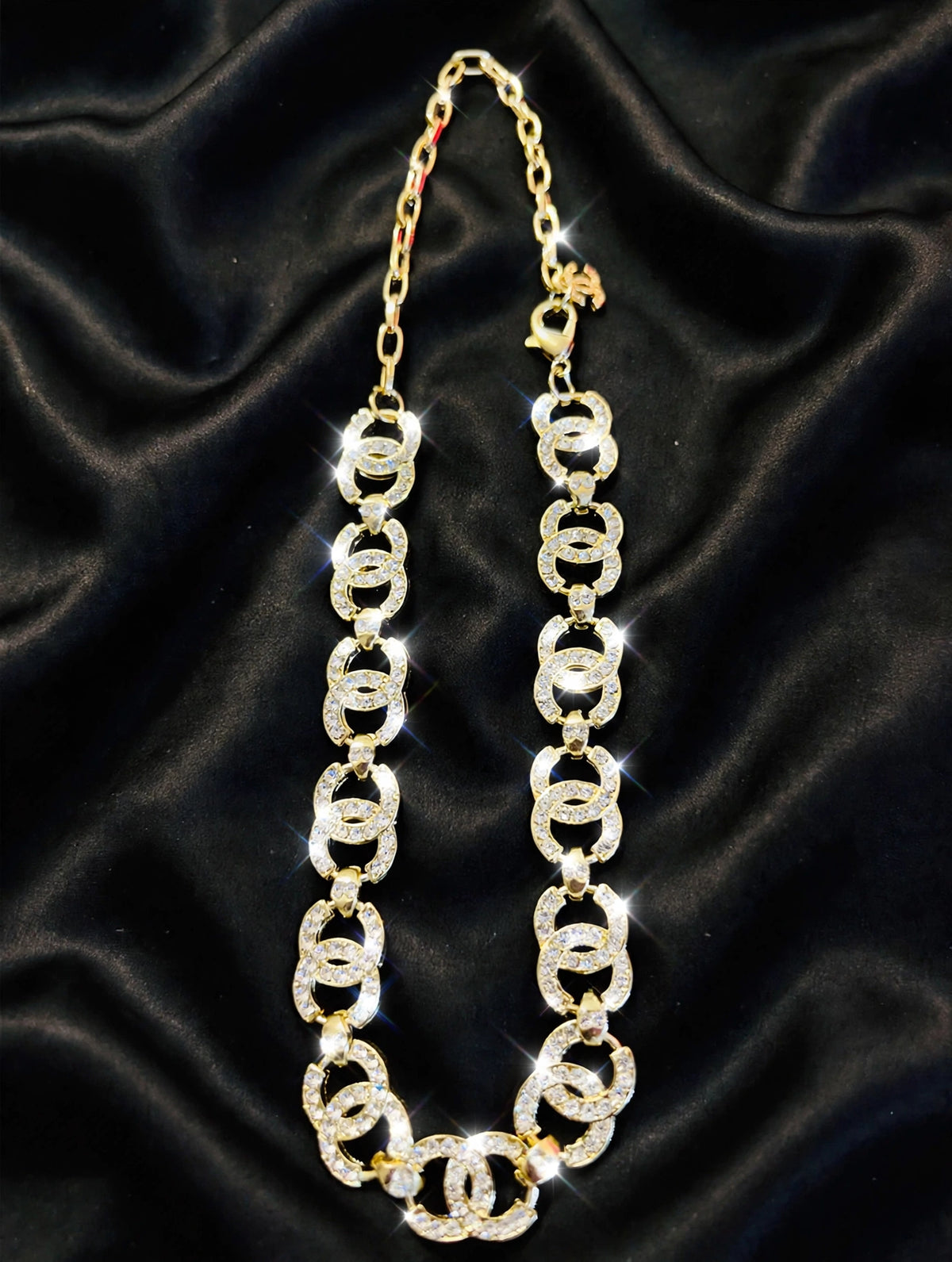 CHANEL Luxe Gold Crystal Pave CC Interlocking Vintage Chain Necklace