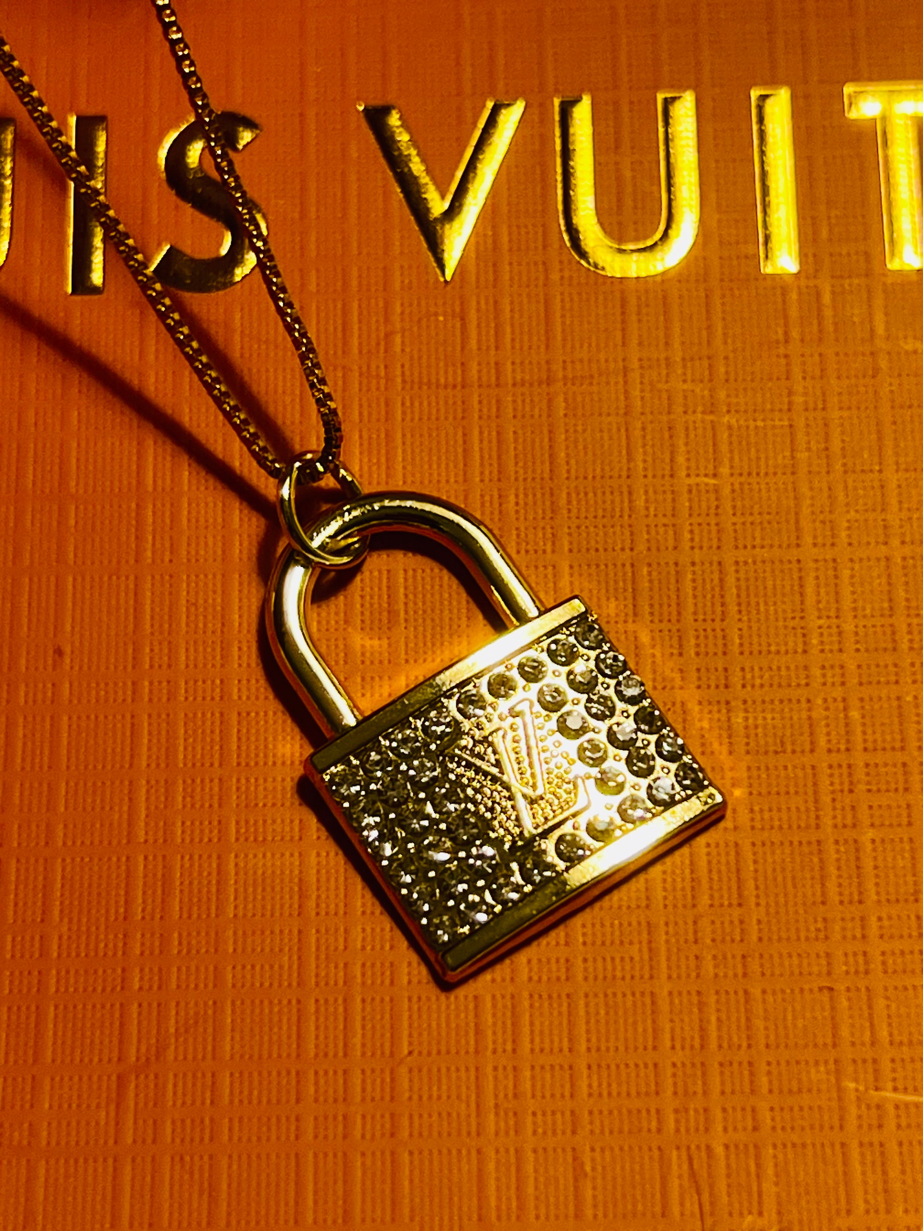 LV Luxury Designer Gold with Rhinestone Lock Pendant Necklace