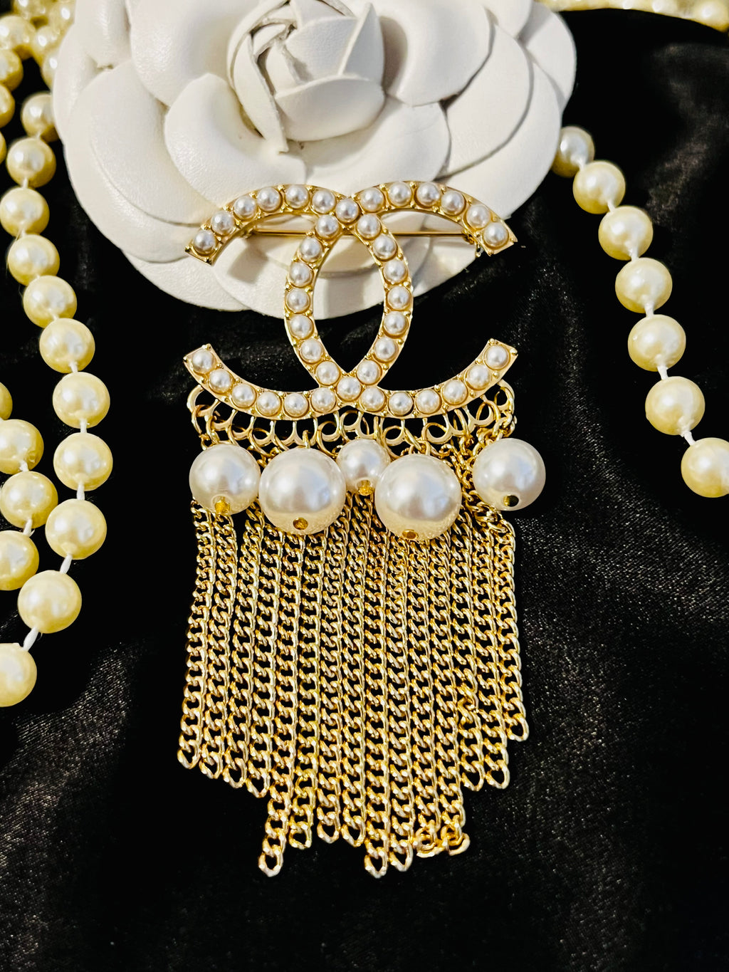 Chanel Pearl set in Gold Fringe Chain Brooch