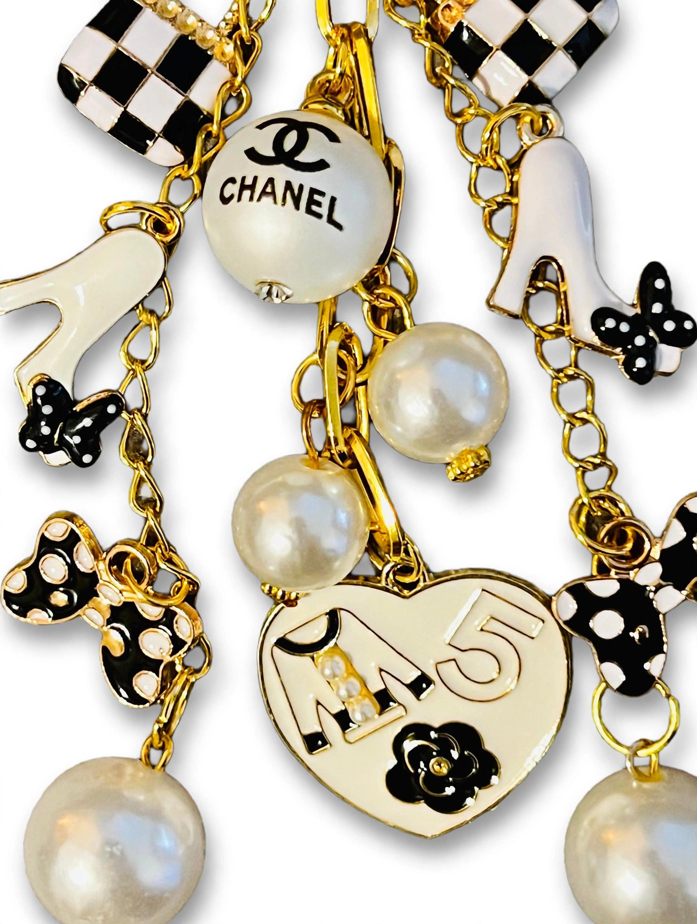 🤍Chanel No.5 Cascade Keychain🤍