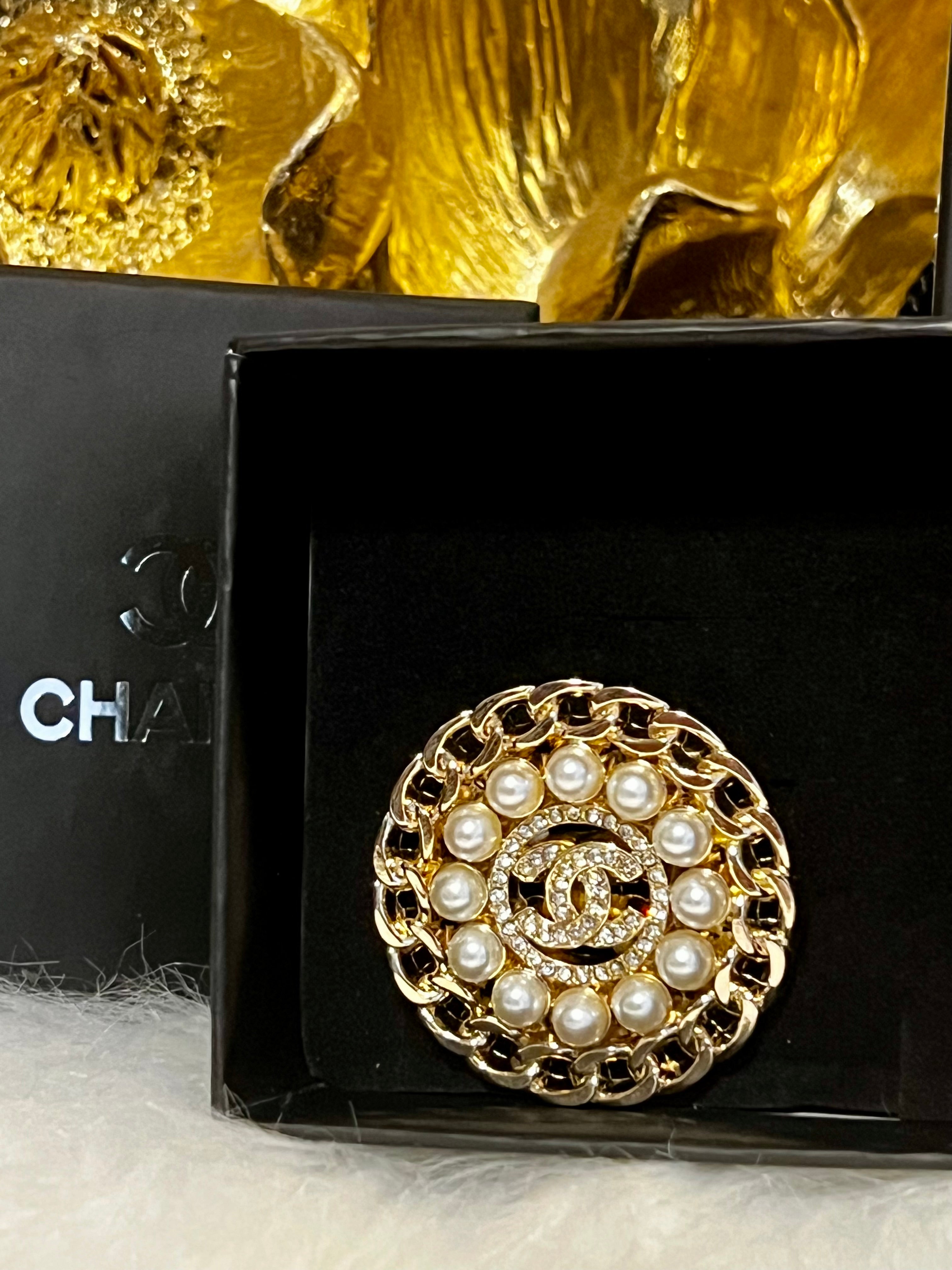 CHANEL Iconic Gold Brooch Featuring Pearl & Crystal Accents G